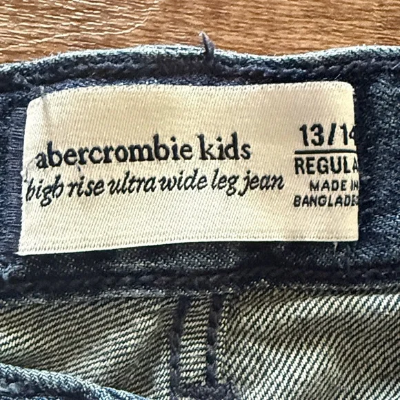Abercrombie Kids Dark Blue Jeans - Picture 3 of 3